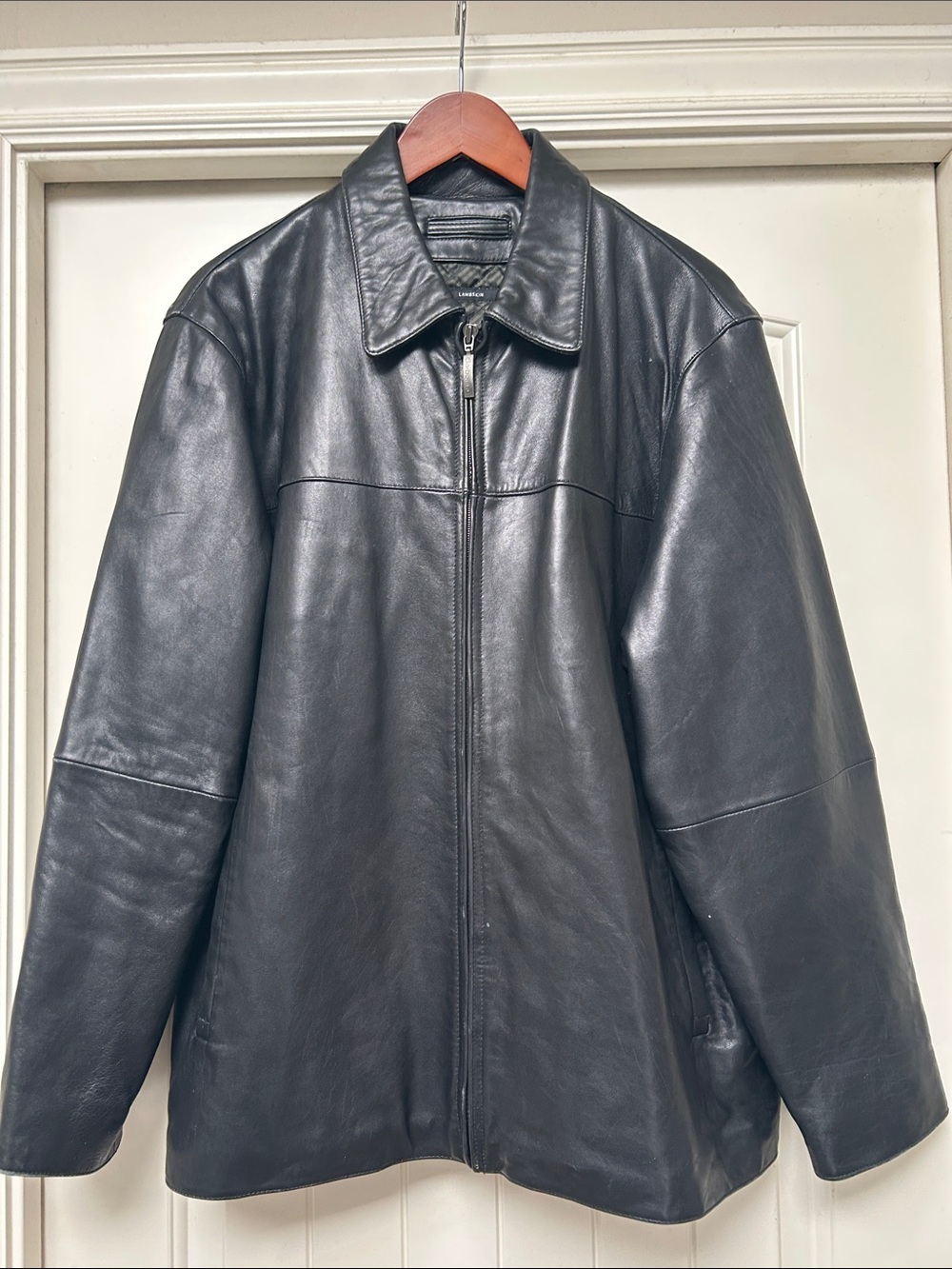 Claiborne Outerwear Men’s Leather Jacket Medium